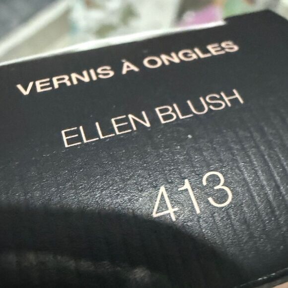 GUCCI NAIL POLISH “ELLEN BLUSH” 413 | HIGH-SHINE FINISH – LUXURY BLUSH PINK - Picture 6 of 17